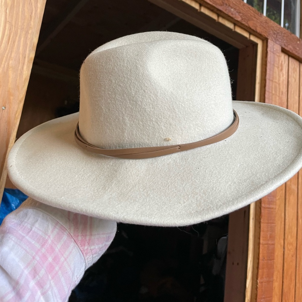 Wyeth wool cream hat